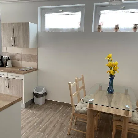 Pingvin Cukraszda Daire *