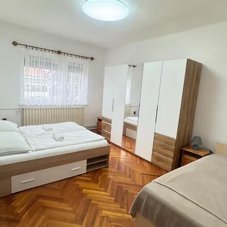 Apartment Pingvin Cukraszda *