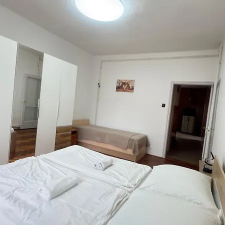 Pingvin Cukraszda Balatonmariafurdo