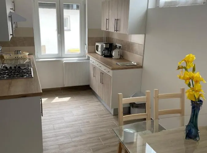 Pingvin Cukraszda דירה Balatonmáriafürdő