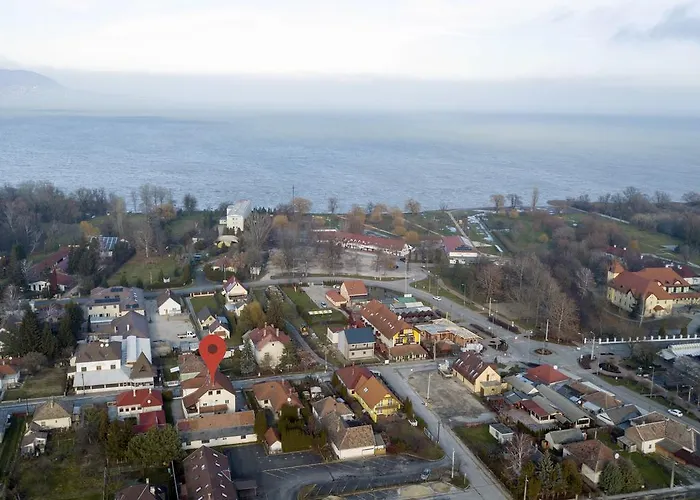 Pingvin Cukraszda דירה Balatonmáriafürdő